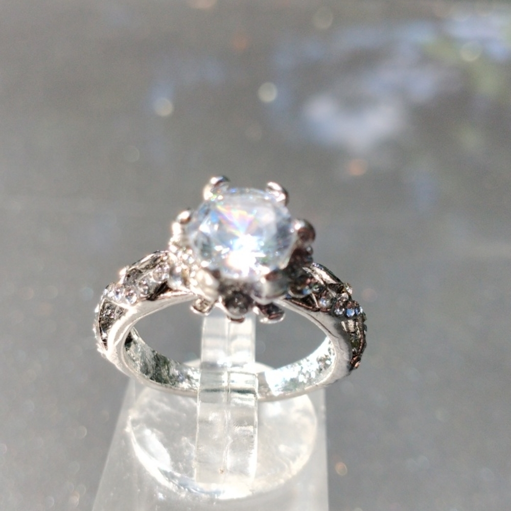 Cubic zirconia fashion engagement ring